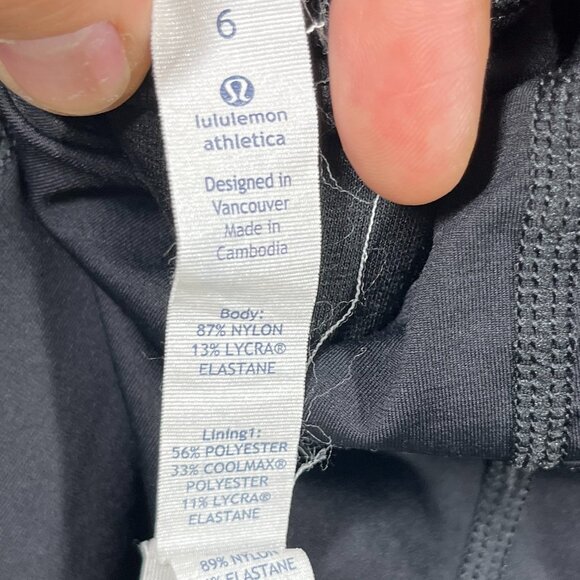 Lululemon Tank Top Size 6 Built-in Bra Black - Picture 4 of 6